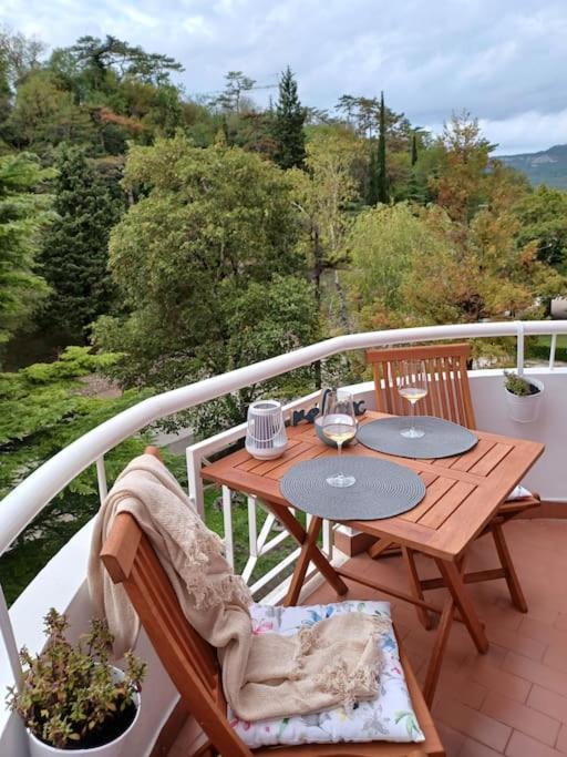 Apartment Stunning New In Centre Of
