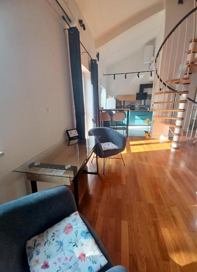 Stunning New In Centre Of * Buzet