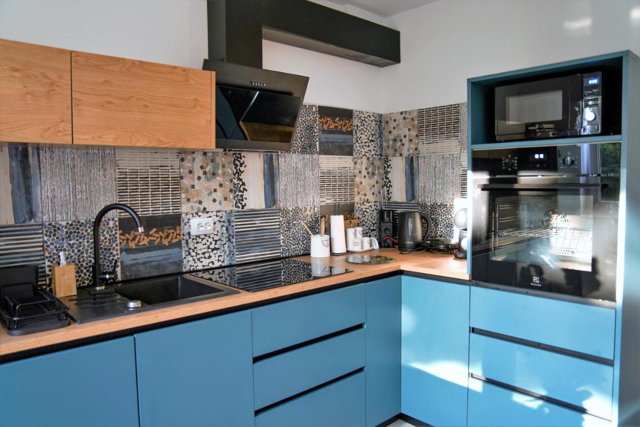 Apartment Stunning New In Centre Of