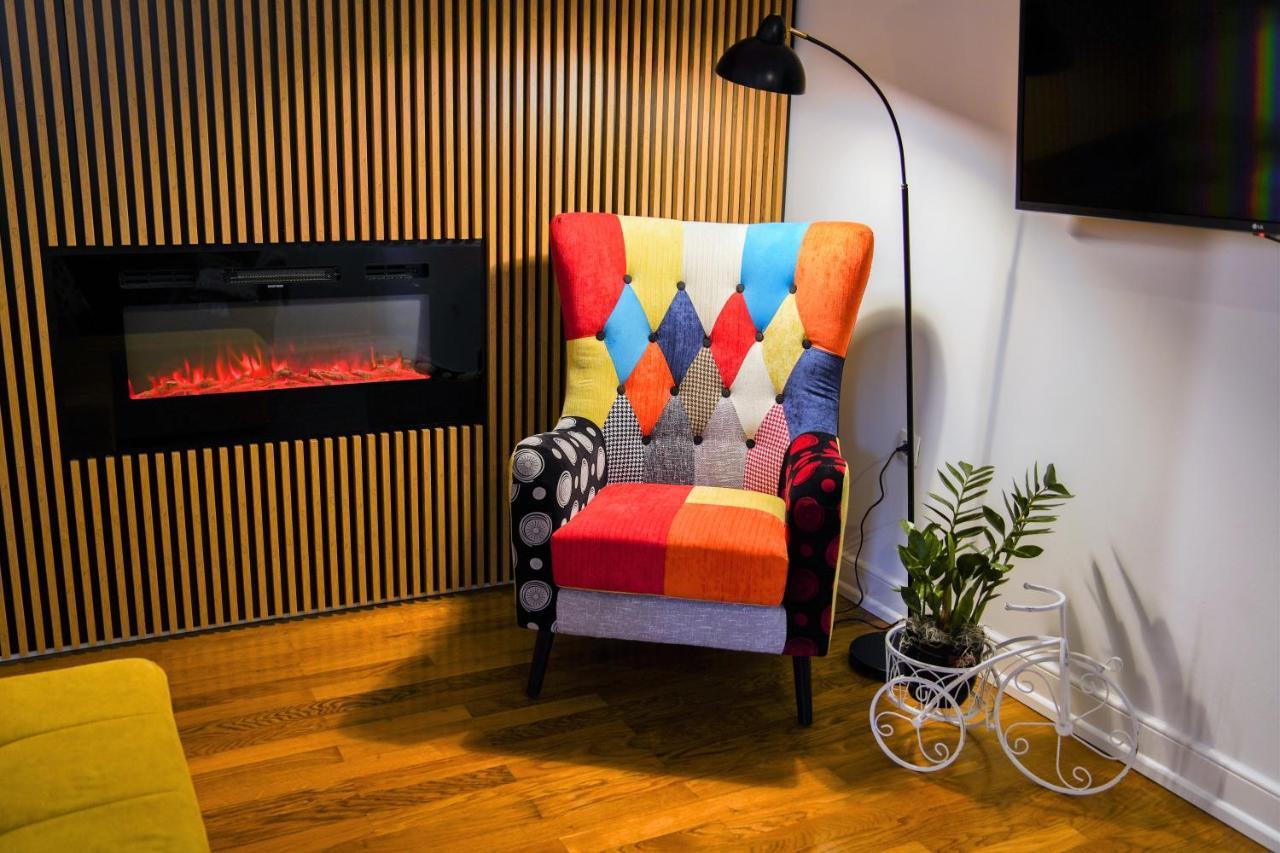 Stunning New In Centre Of Apartament